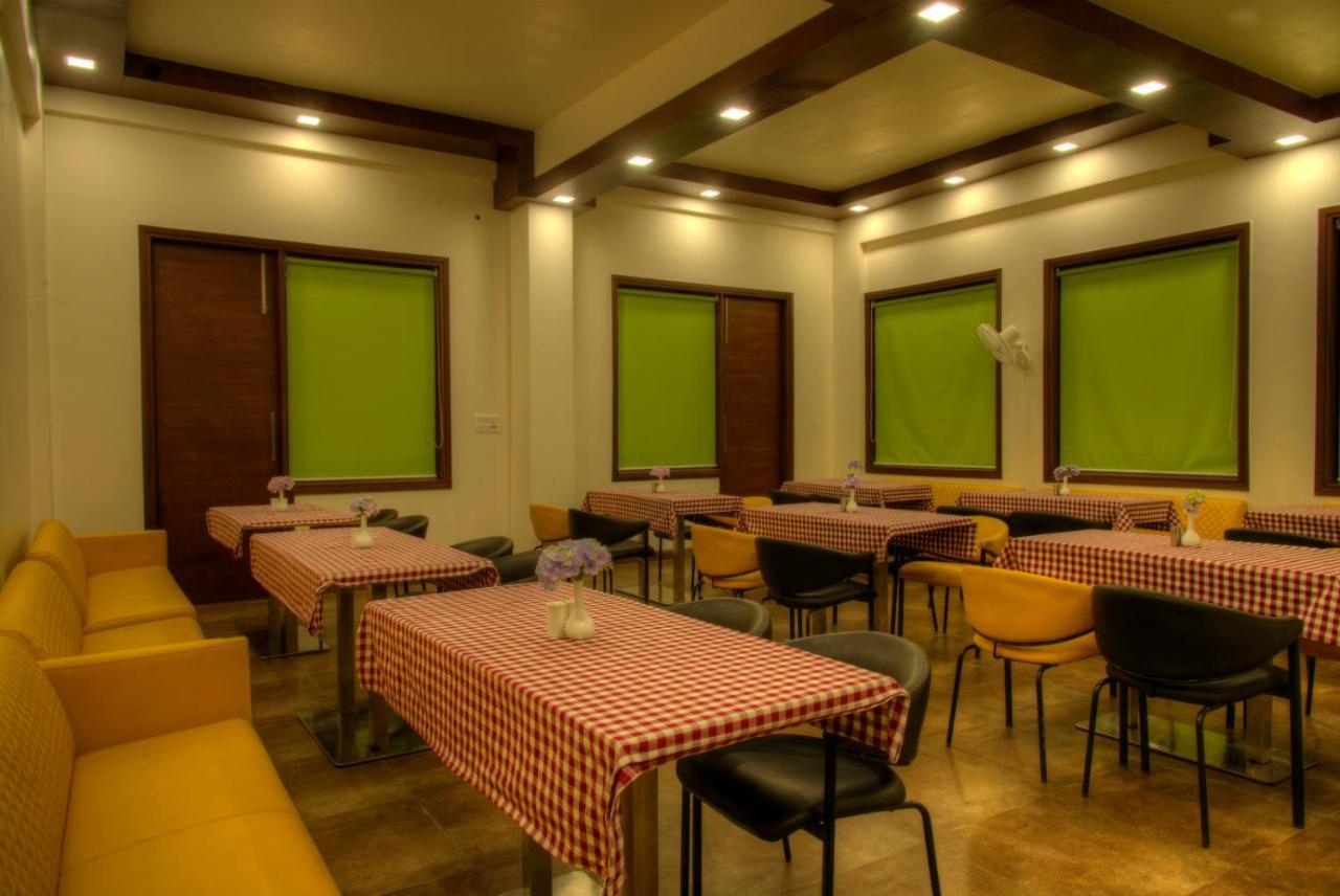The Palm Resort-Luxuria Nainital Exterior foto